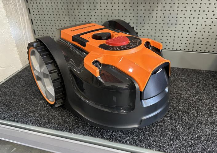 Robots de tonte LAWNMASTER pour 250 m²